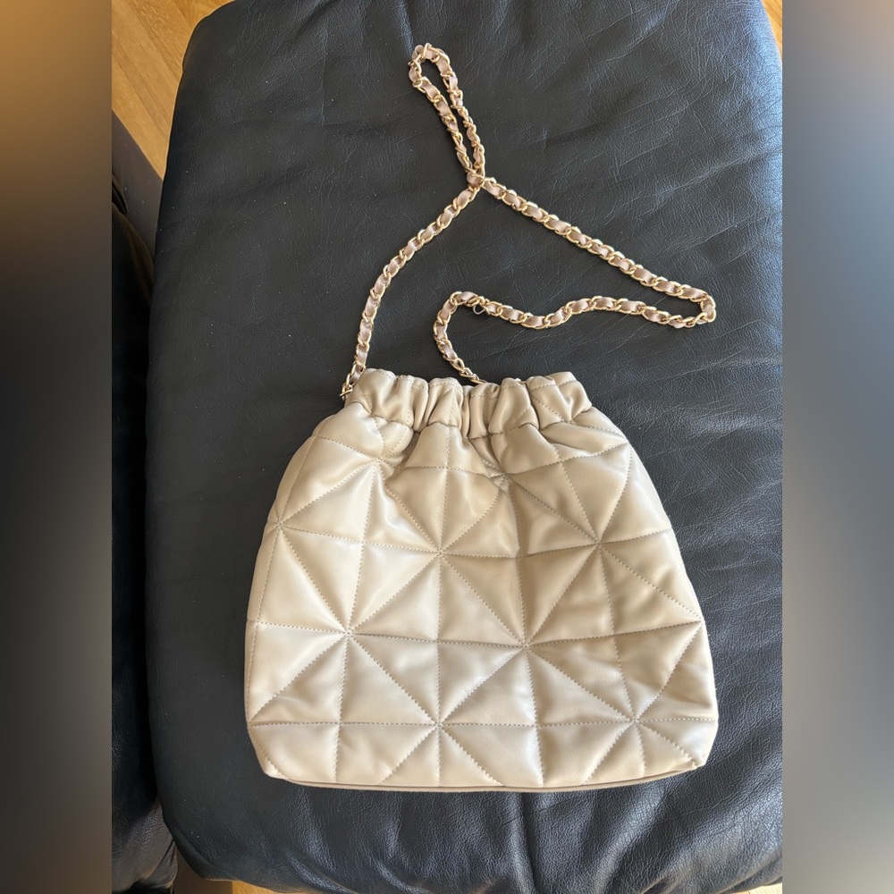 Chic Beige Quilted Shoulder Bag